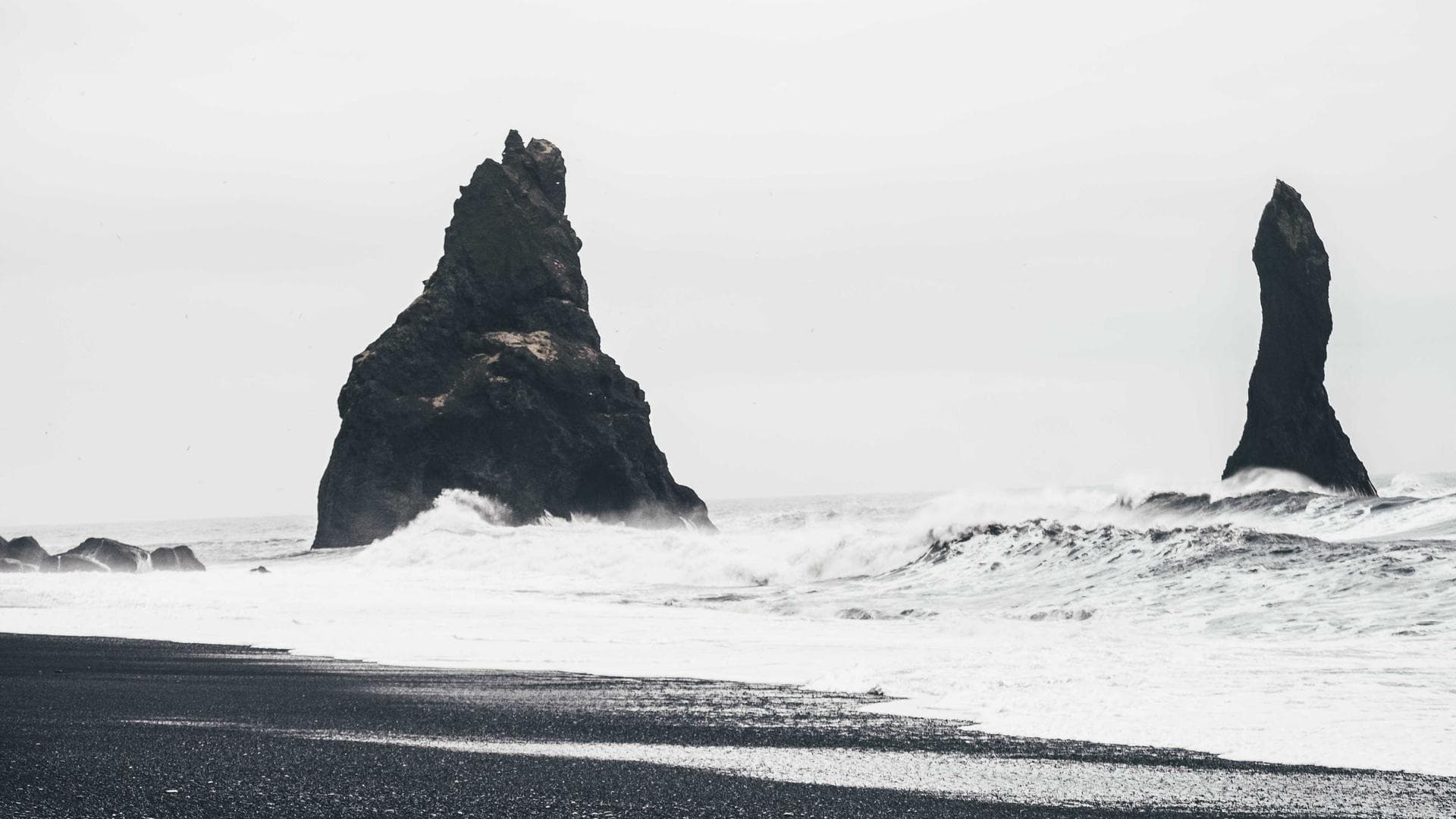 Modern Tropical Villa Wide View